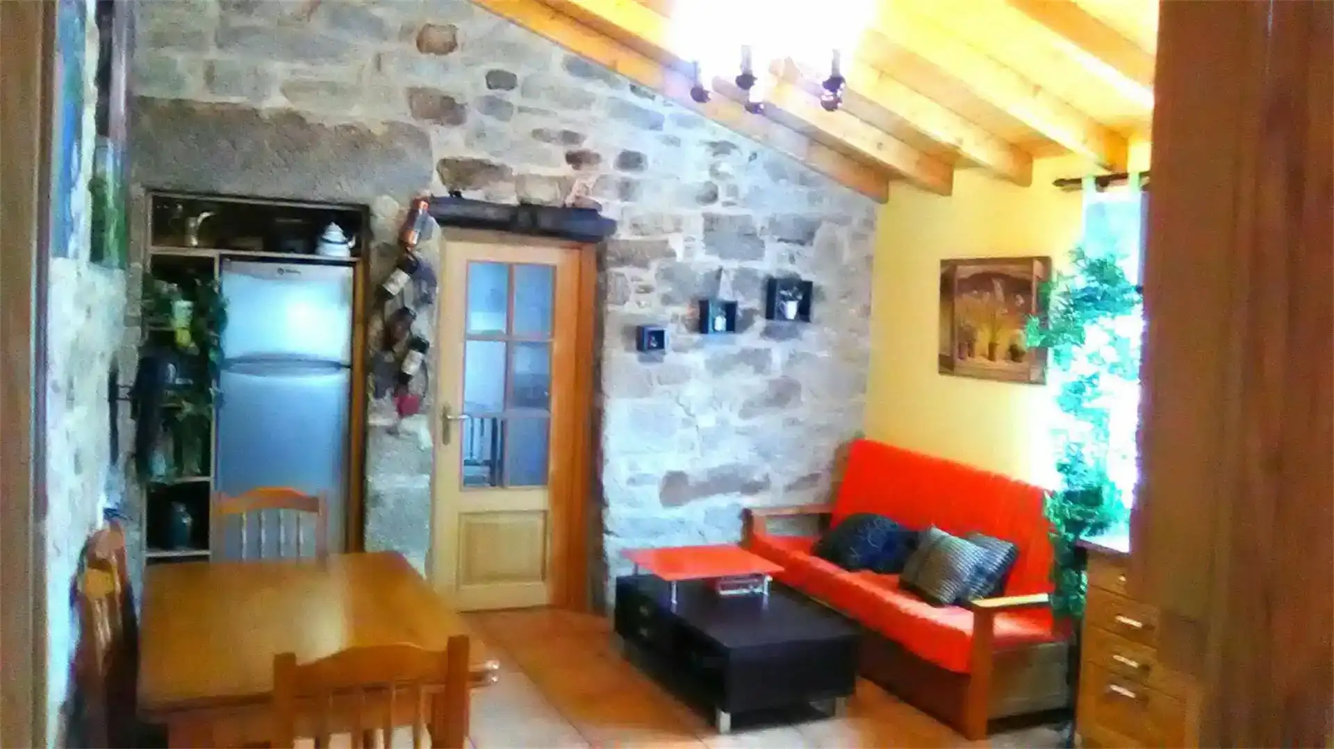 Sala d'estar de Finca rústica en venda en Manzaneda amb Parquet, Traster i Moblat