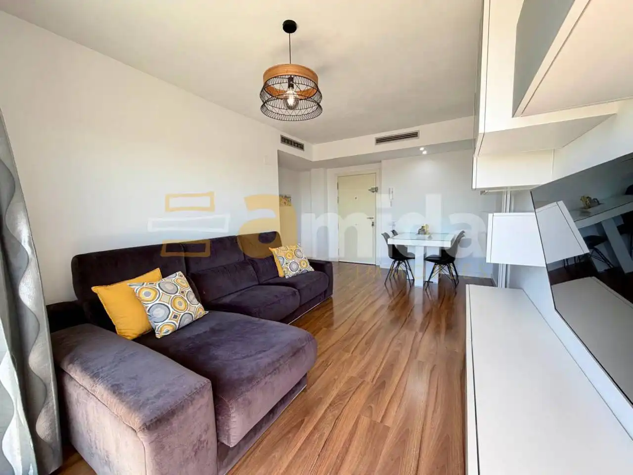 Living room of Flat for sale in Sabadell  with Air Conditioner, Heating and Parquet flooring