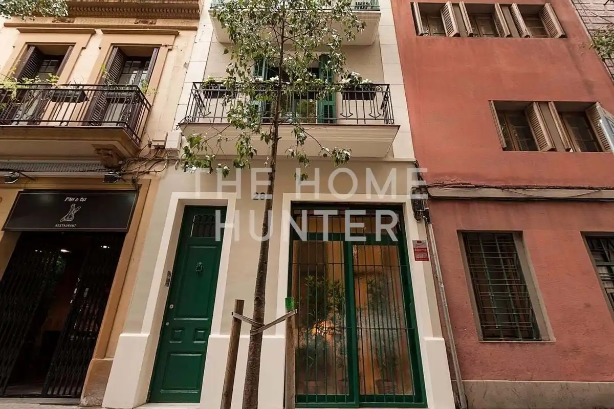 Außenansicht von Wohnung zum Verkauf in Barcelona mit Heizung, Privatgarten und Terrasse