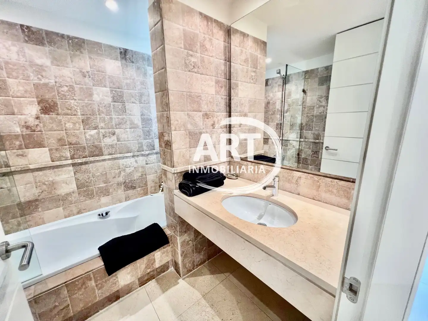 Bany de Apartament en venda en Benahavís amb Aire condicionat, Calefacció i Jardí privat