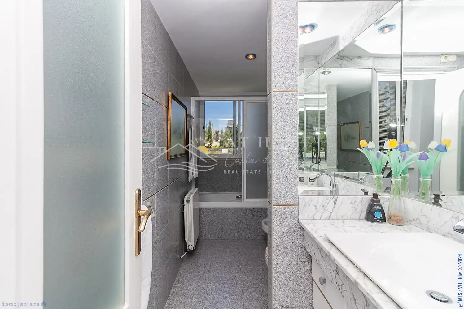 Bathroom of Houses for sale in Granada  with Swimming Pool