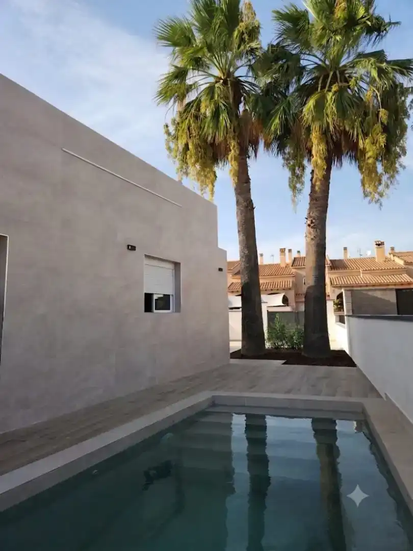 Vista exterior de Casa o xalet en venda en Cartagena amb Aire condicionat i Piscina