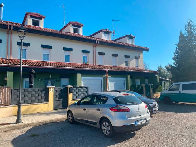Casa adosada en Venta en Calle Carretera Villanueva en Sotragero