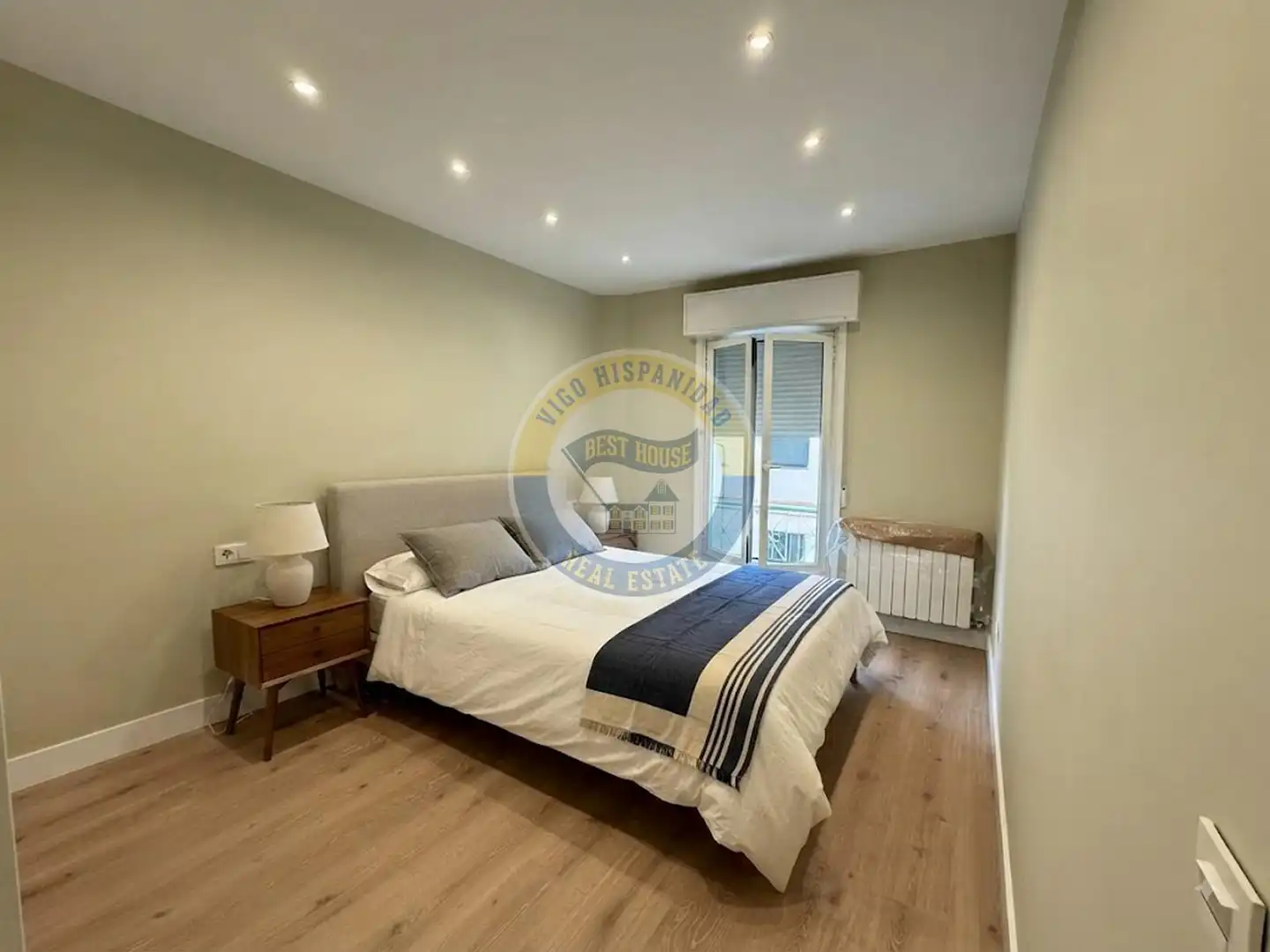 Habitación de Piso de alquiler en Vigo  con Calefacción, Parquet y Amueblado