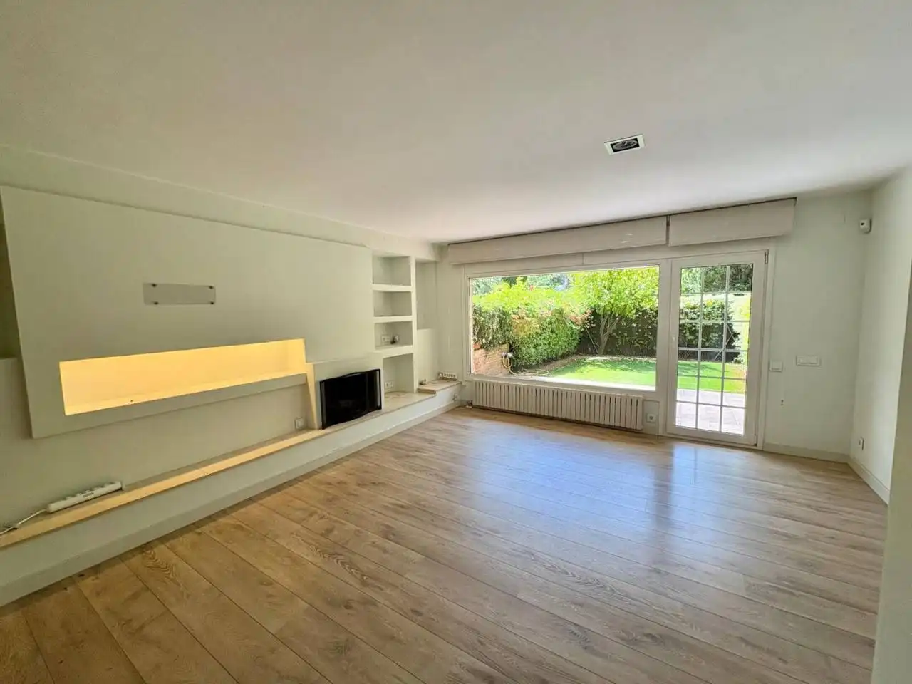 Living room of Detached homes for rent in Sant Cugat del Vallès  with Air Conditioner, Heating and Private garden