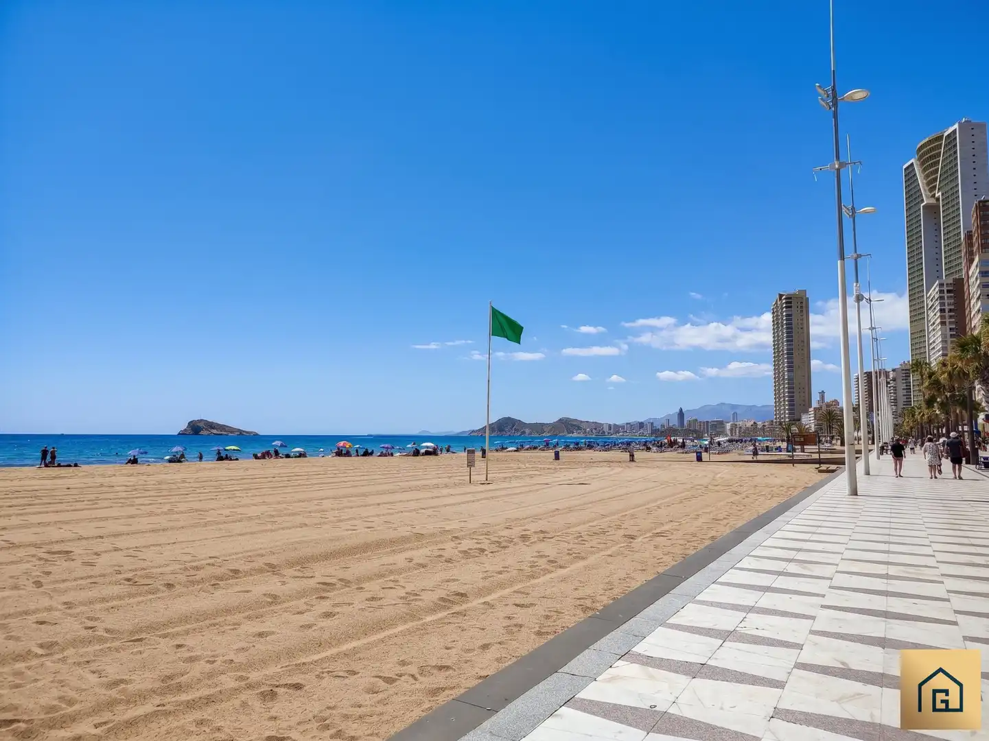 Vista exterior de Piso en venta en Benidorm con Terraza, Amueblado y Alarma
