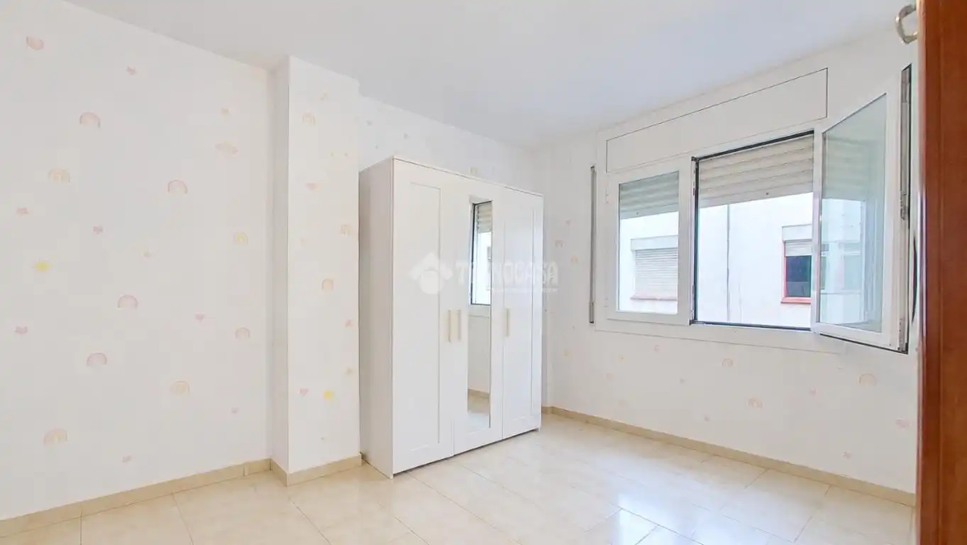 Bedroom of Flat for sale in Can Monic