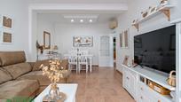 Sala d'estar de Casa adosada en venda en Roquetas de Mar amb Terrassa