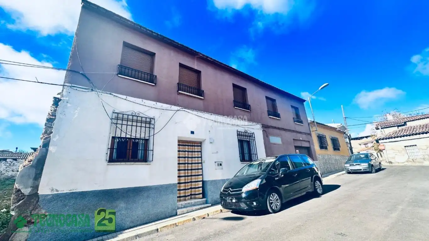 Vista exterior de Casa adosada en venda en Urda