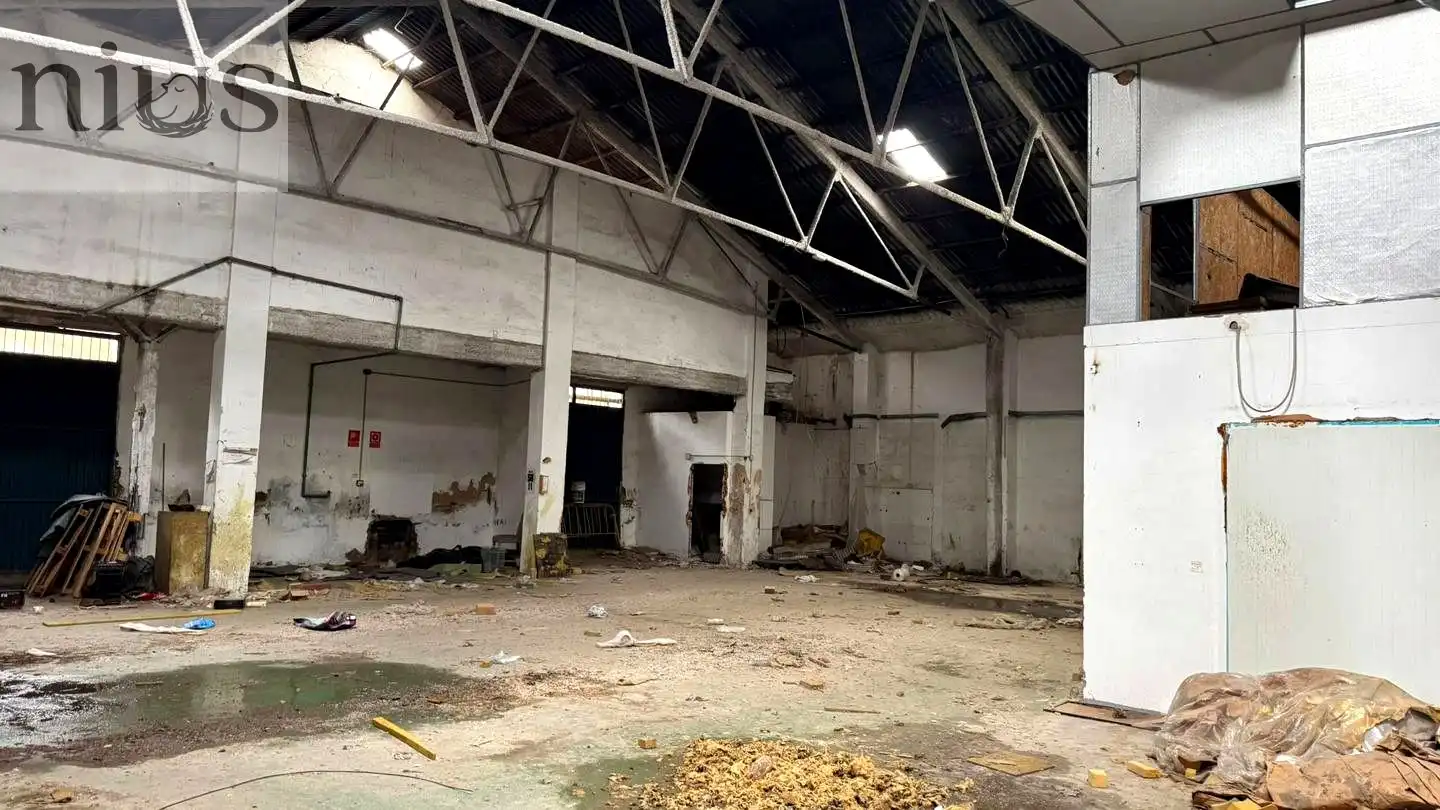 Nave industrial en venta en Silla
