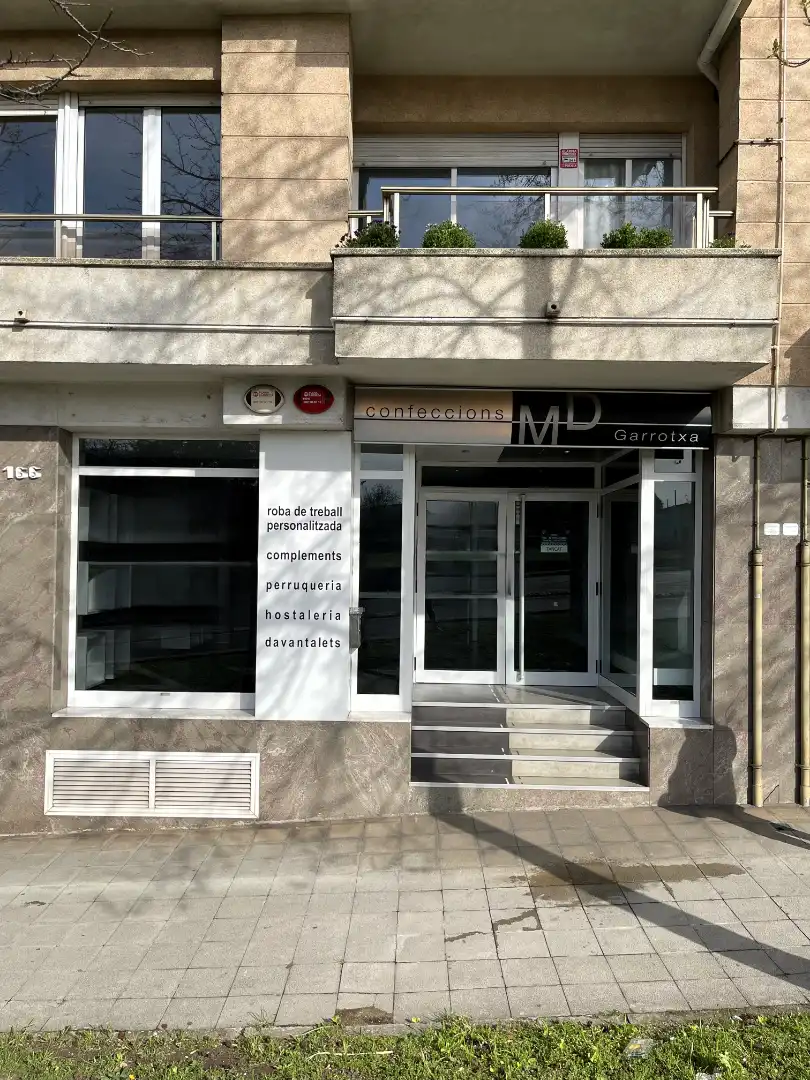Business premises for sale in Olot, imagen 2