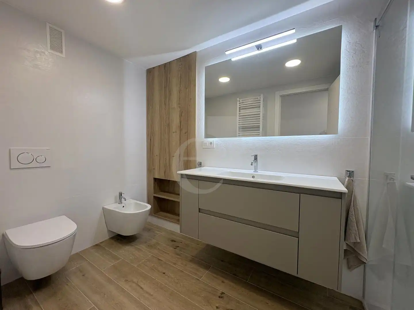 Baño de Piso en venta en Valencia con Aire acondicionado y Calefacción