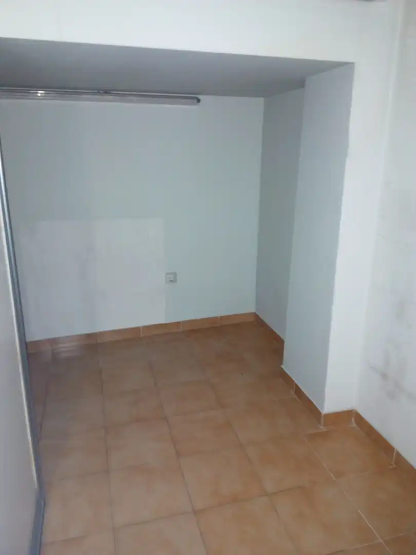 Local de alquiler en NOU, Creu de la Mà