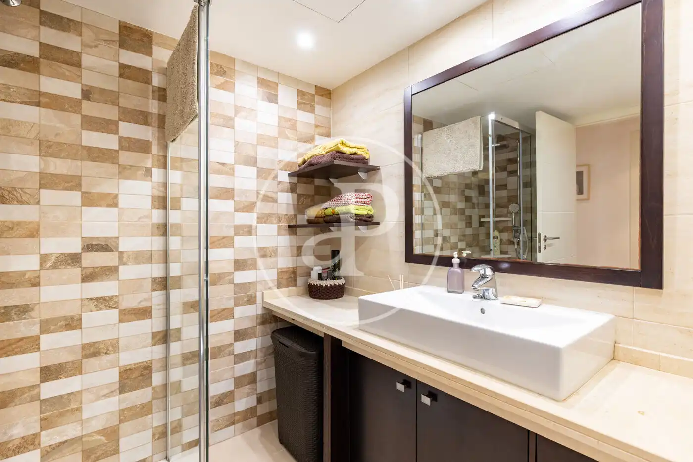 Badezimmer von Wohnung zum Verkauf in Esplugues de Llobregat mit Klimaanlage, Heizung und Privatgarten