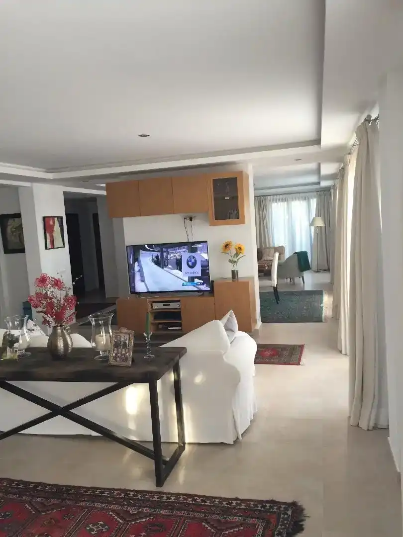 Sala d'estar de Apartament en venda en Marbella amb Aire condicionat