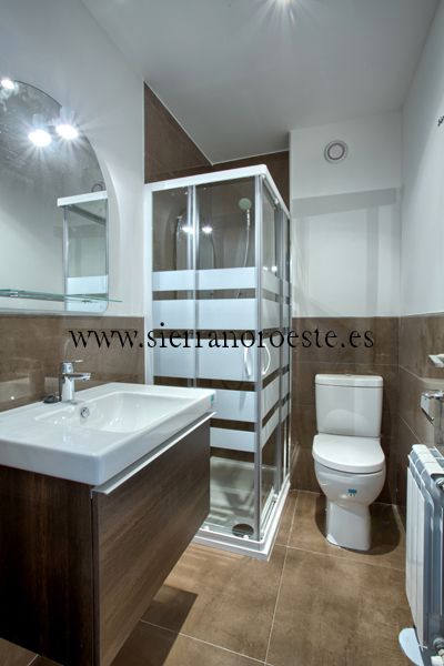 Bathroom of Flat for sale in  Madrid Capital  with Air Conditioner, Heating and Parquet flooring