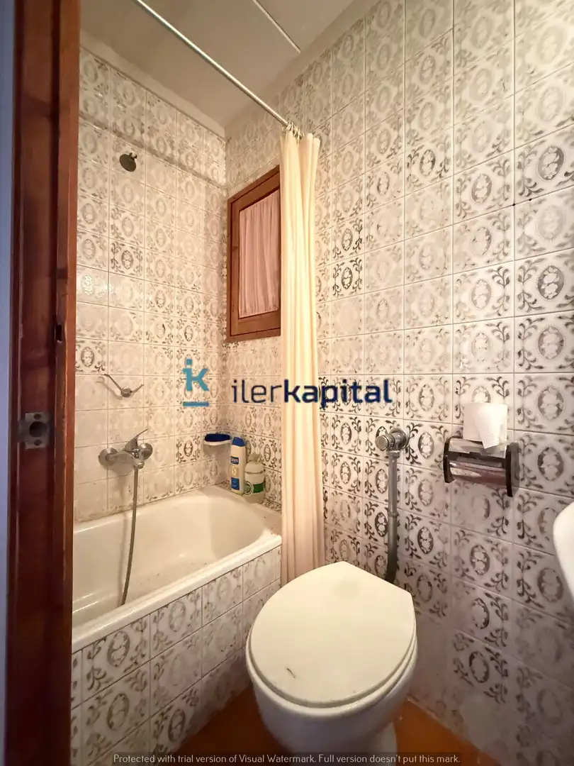 Bany de Casa o xalet en venda en Belianes amb Jardí privat, Traster i Moblat