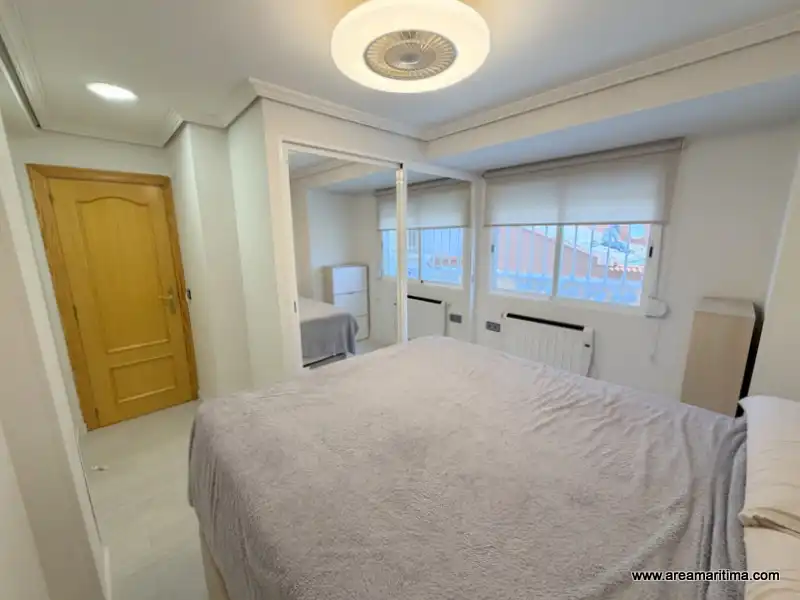 Bedroom of Flat for rent in Valencia  with Air Conditioner, Furnished and Oven