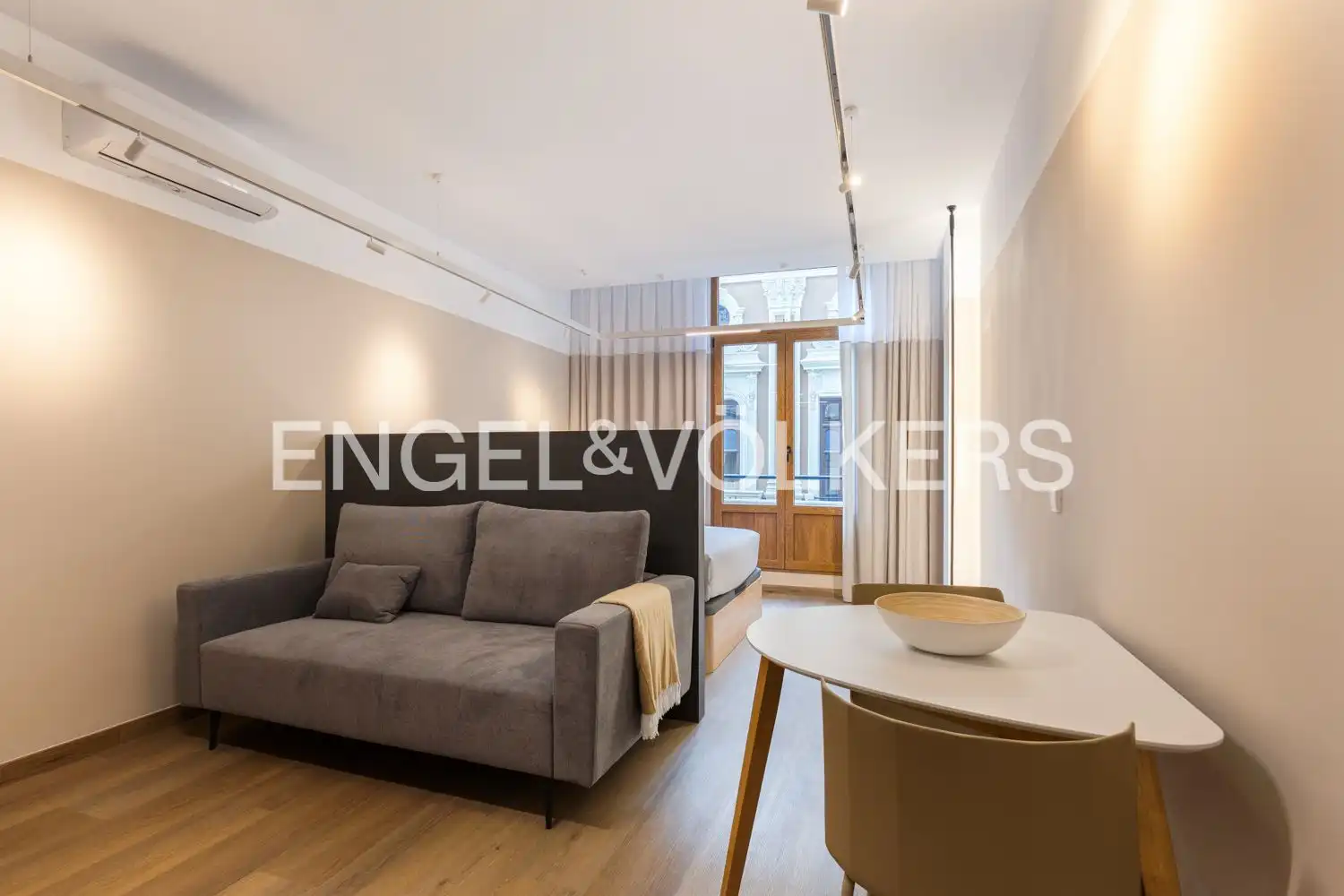 Living room of Flat for rent in Valencia  with Air Conditioner, Heating and Furnished