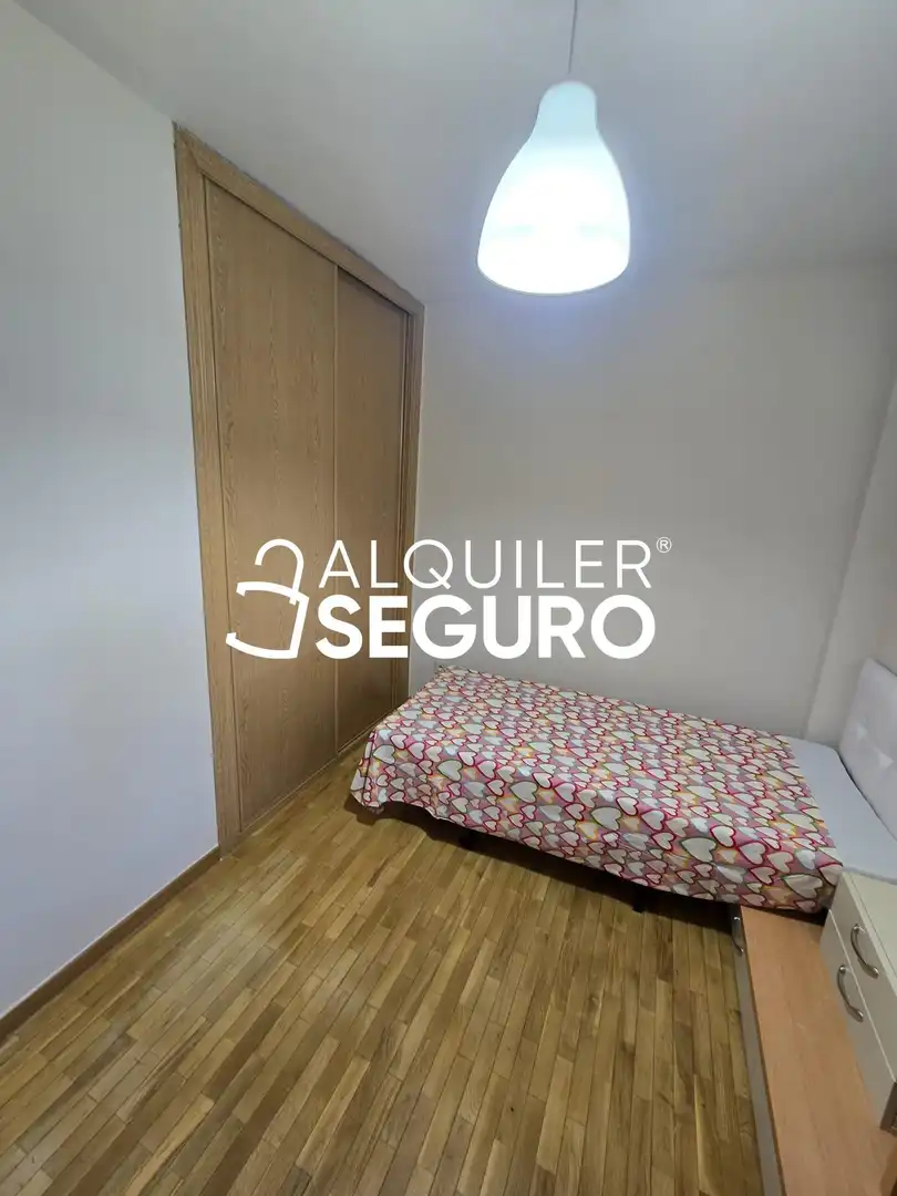 Bedroom of Flat for rent in Alcalá de Henares  with Air Conditioner, Heating and Terrace
