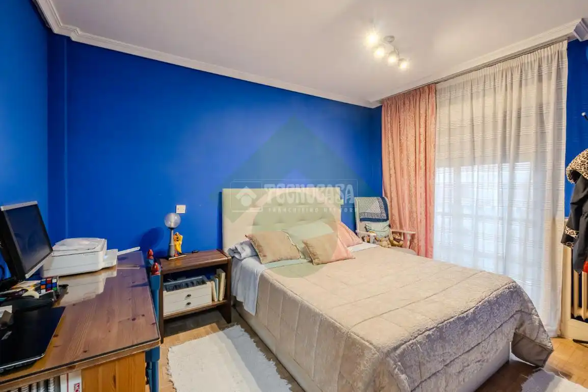 Bedroom of Detached homes for sale in Griñón  with Air Conditioner, Heating and Parquet flooring