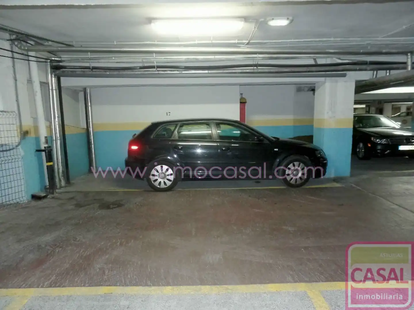 Parking de Piso de alquiler en Oviedo  con Calefacción, Terraza y Amueblado