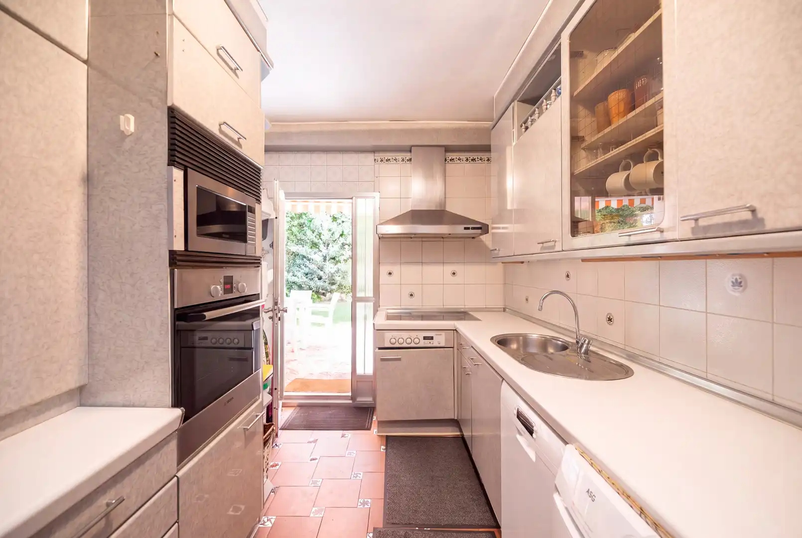 Cocina de Casa adosada en venta en Madrid con Calefacción, Jardín privado y Trastero