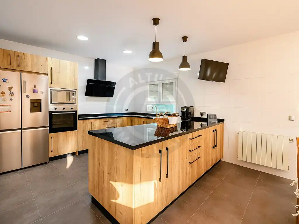 Kitchen of Houses for sale in Cáceres  with Swimming Pool, Oven and Washing machine
