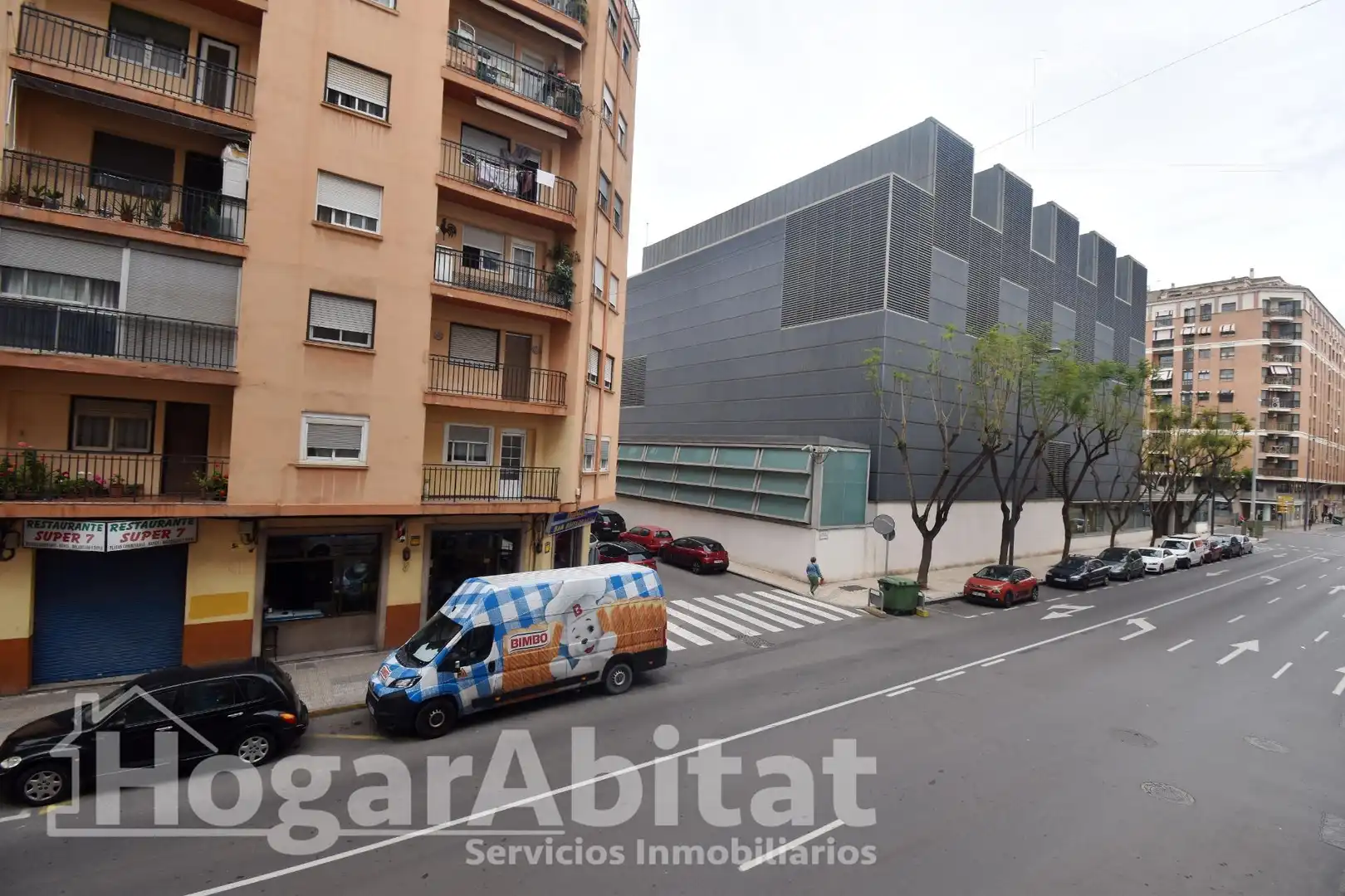 Vista exterior de Pis en venda en Castellón de la Plana / Castelló de la Plana amb Aire condicionat, Calefacció i Moblat