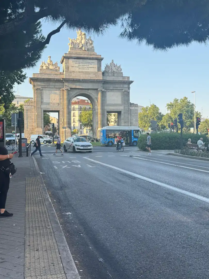 Vista exterior de Pis de lloguer en Madrid amb Aire condicionat