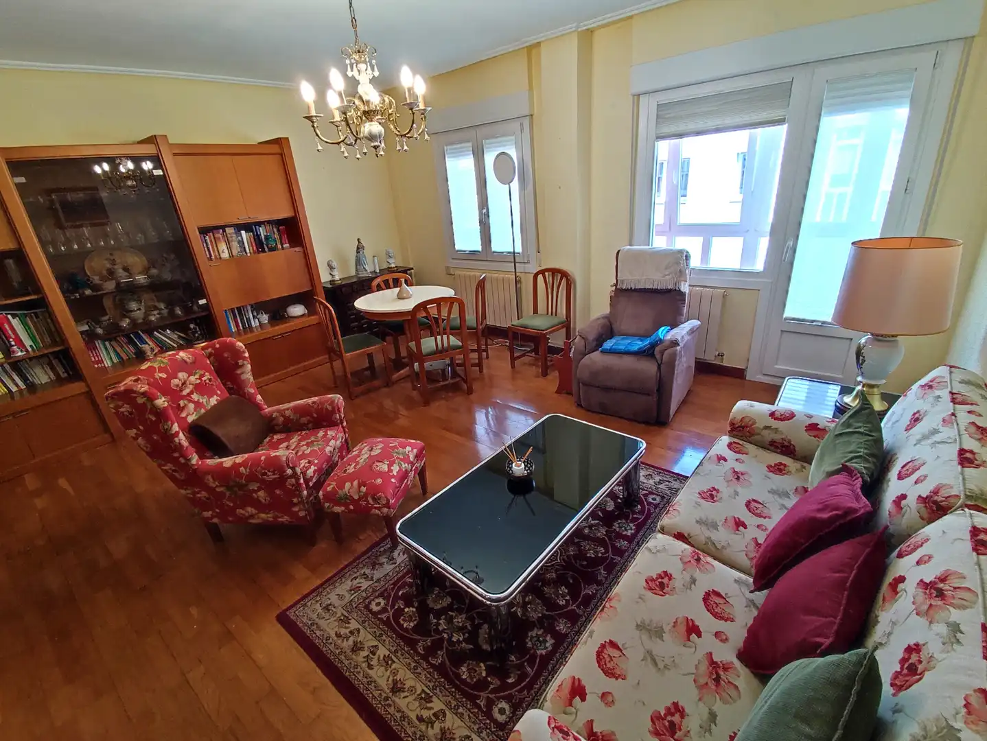 Sala d'estar de Pis en venda en Vitoria - Gasteiz amb Traster i Moblat