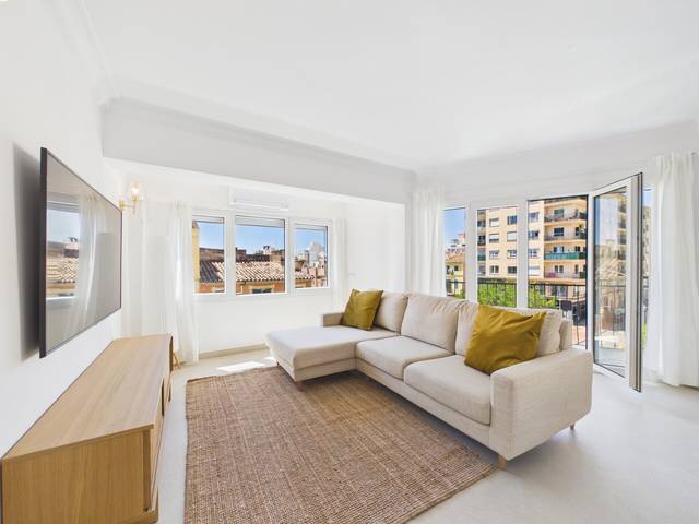 Apartamento en Alquiler en Cort