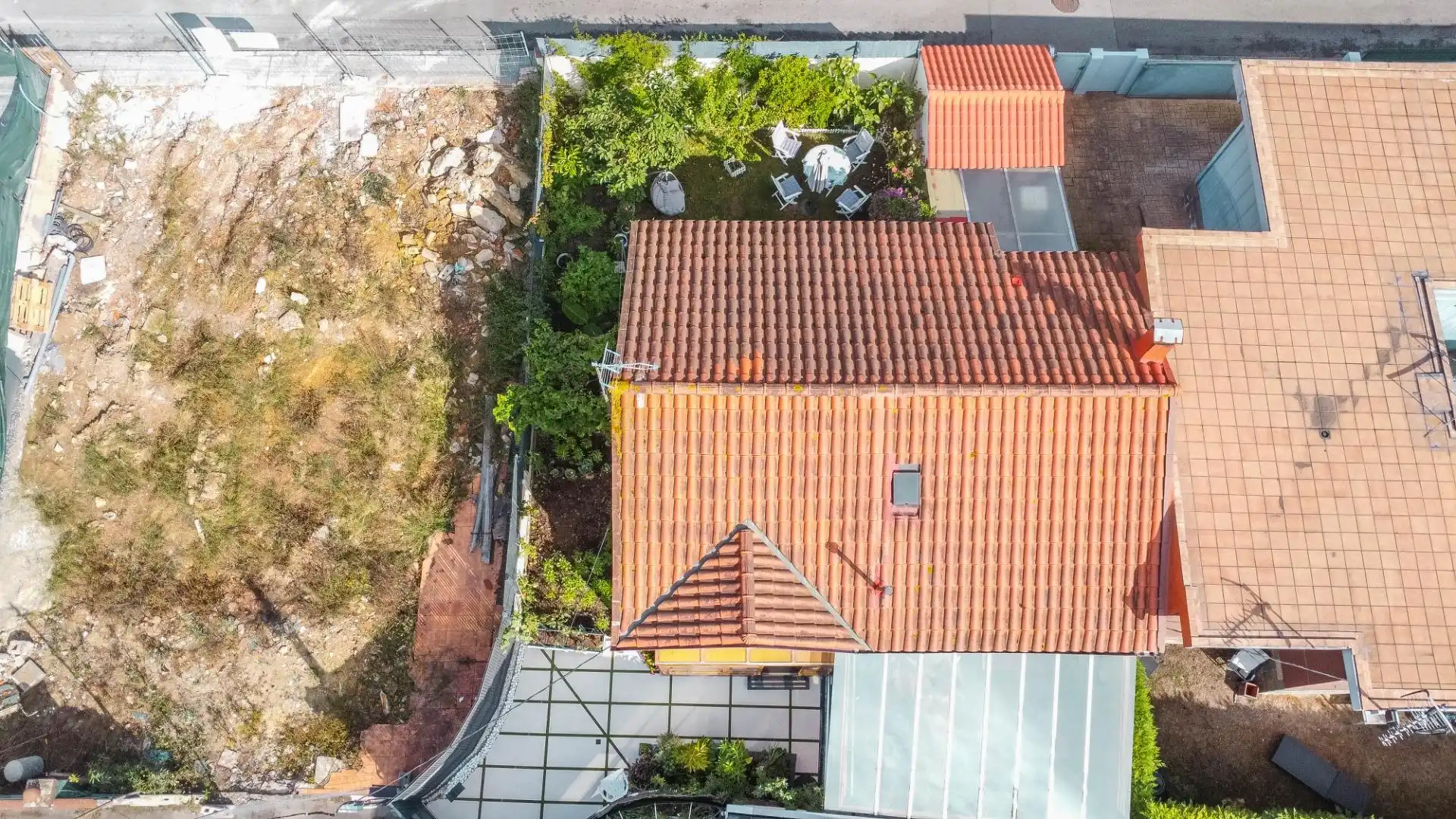 Vista exterior de Casa o xalet en venda en Gijón  amb Aire condicionat, Calefacció i Jardí privat