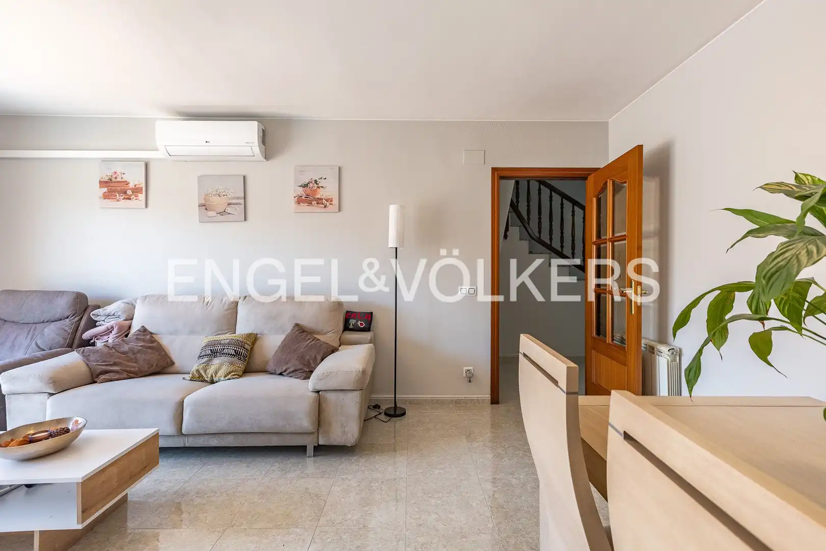 Living room of Detached homes for sale in Rubí  with Air Conditioner, Heating and Parquet flooring