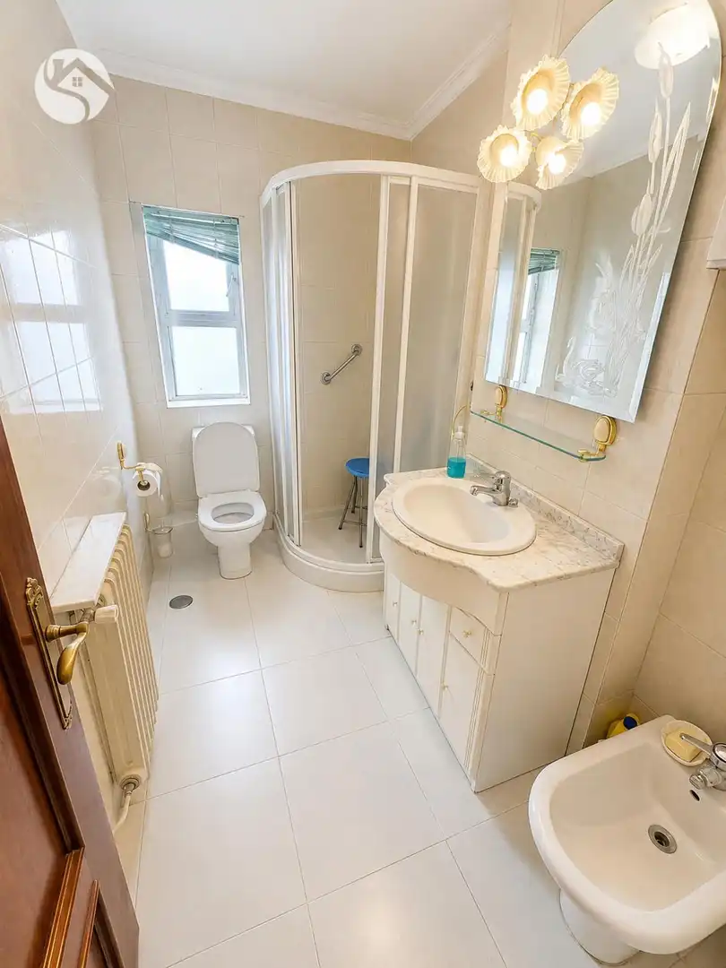 Baño de Piso en venta en Cuenca con Calefacción, Trastero y Amueblado