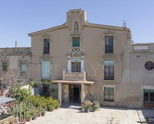 Vista exterior de Finca rústica en venda en Sant Boi de Llobregat amb Calefacció, Jardí privat i Terrassa