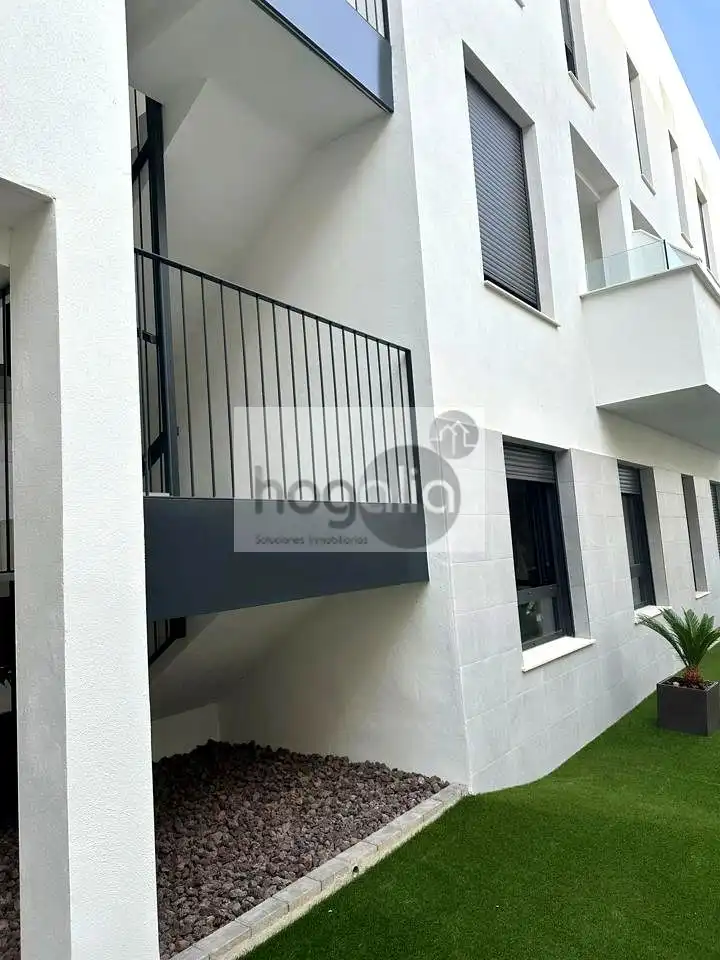 Terraza de Planta baja de alquiler en Sevilla con Aire acondicionado, Trastero y Piscina