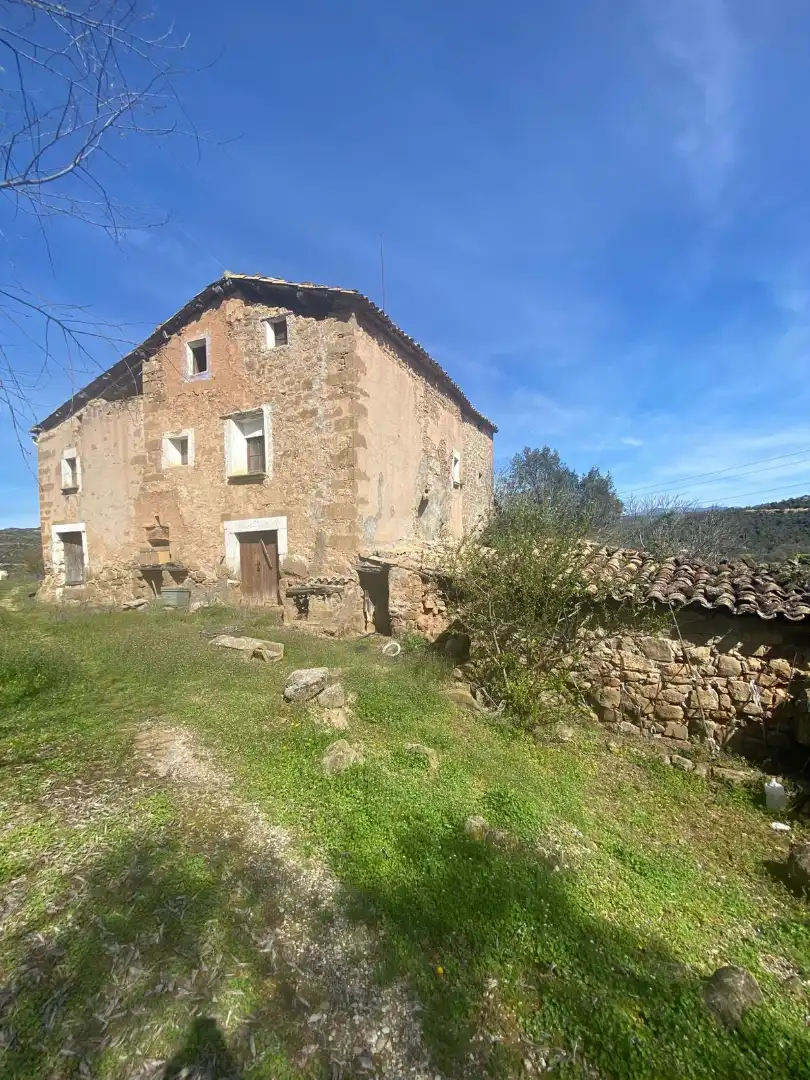 Vista exterior de Terreny en venda en Tiurana
