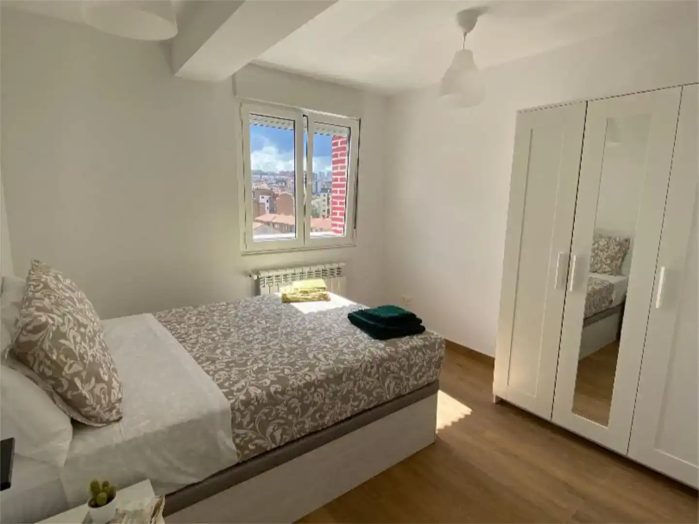 Schlafzimmer von Dachboden zur Miete in Oviedo 