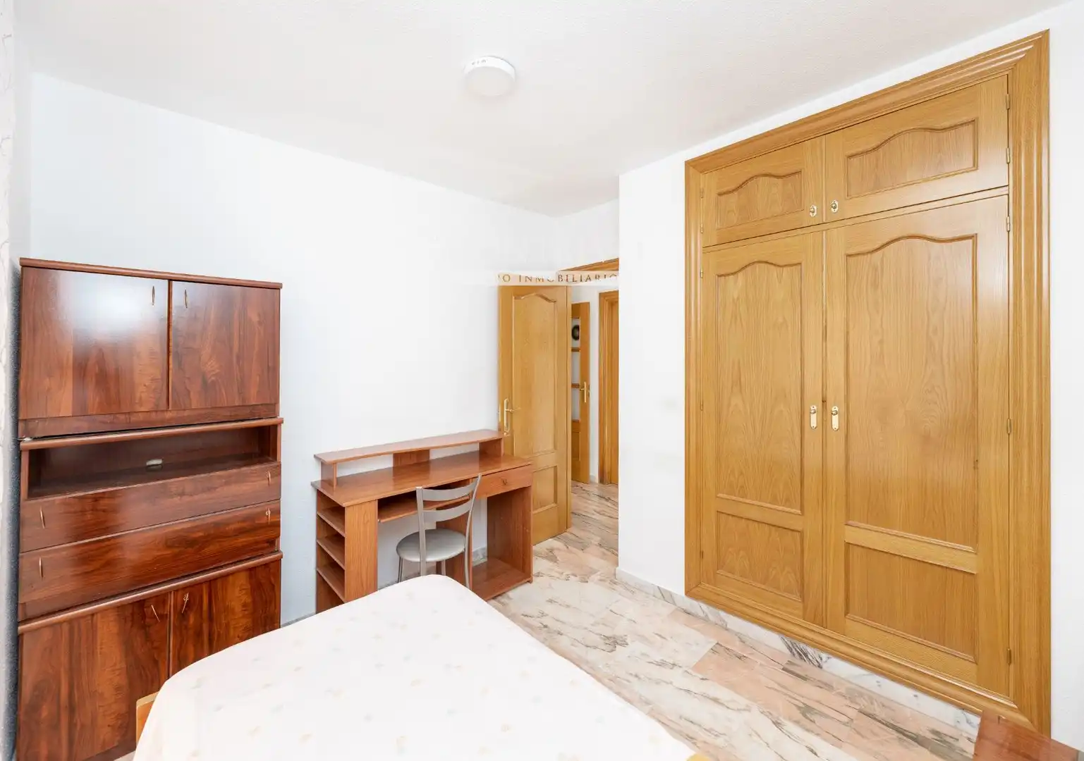 Bedroom of Flat for rent in Granada  with Heating, Terrace and Furnished