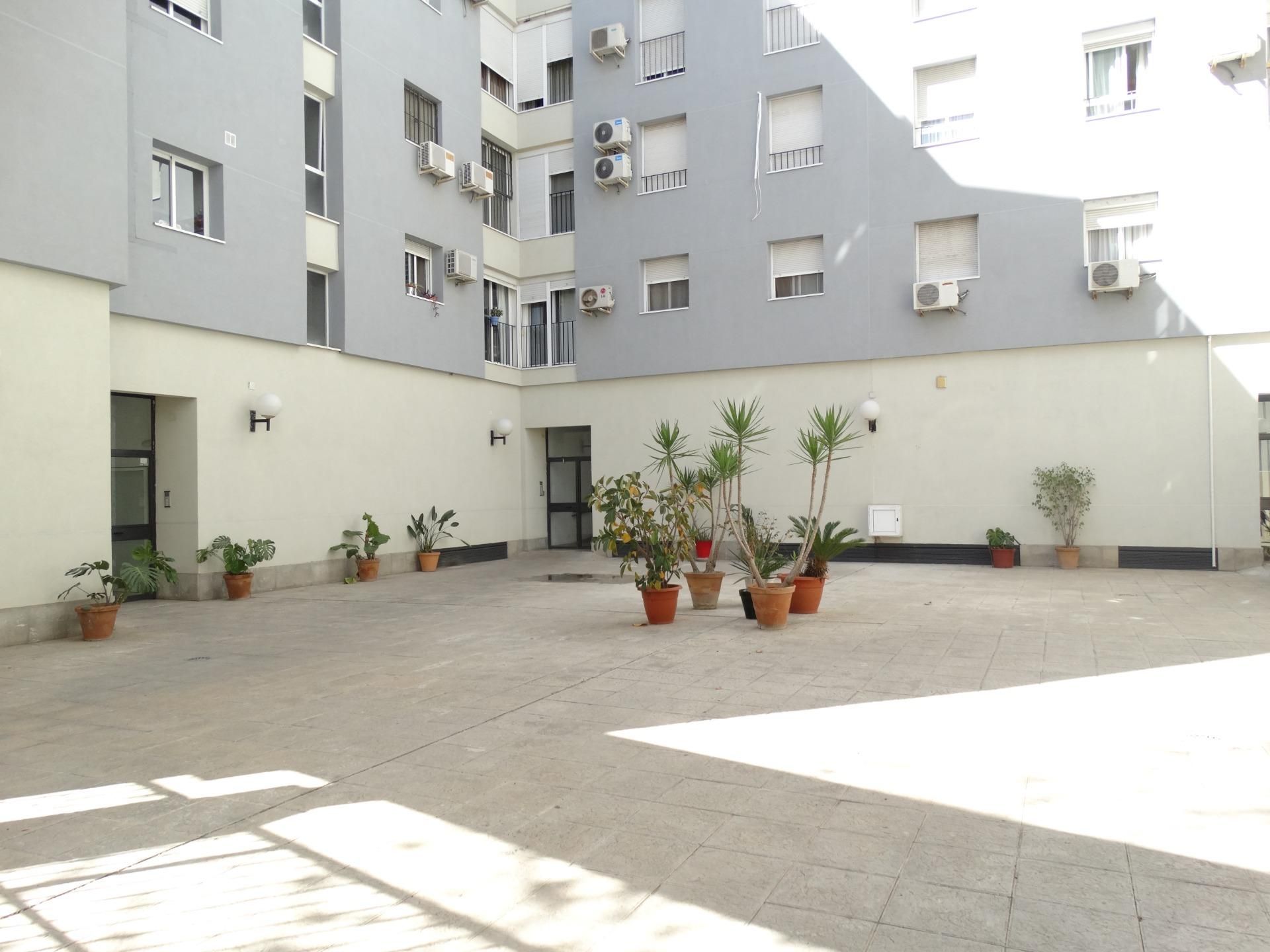 Flat to rent in Calle CAMPO DE LOS MARTIRES, La Calzada - La Florida
