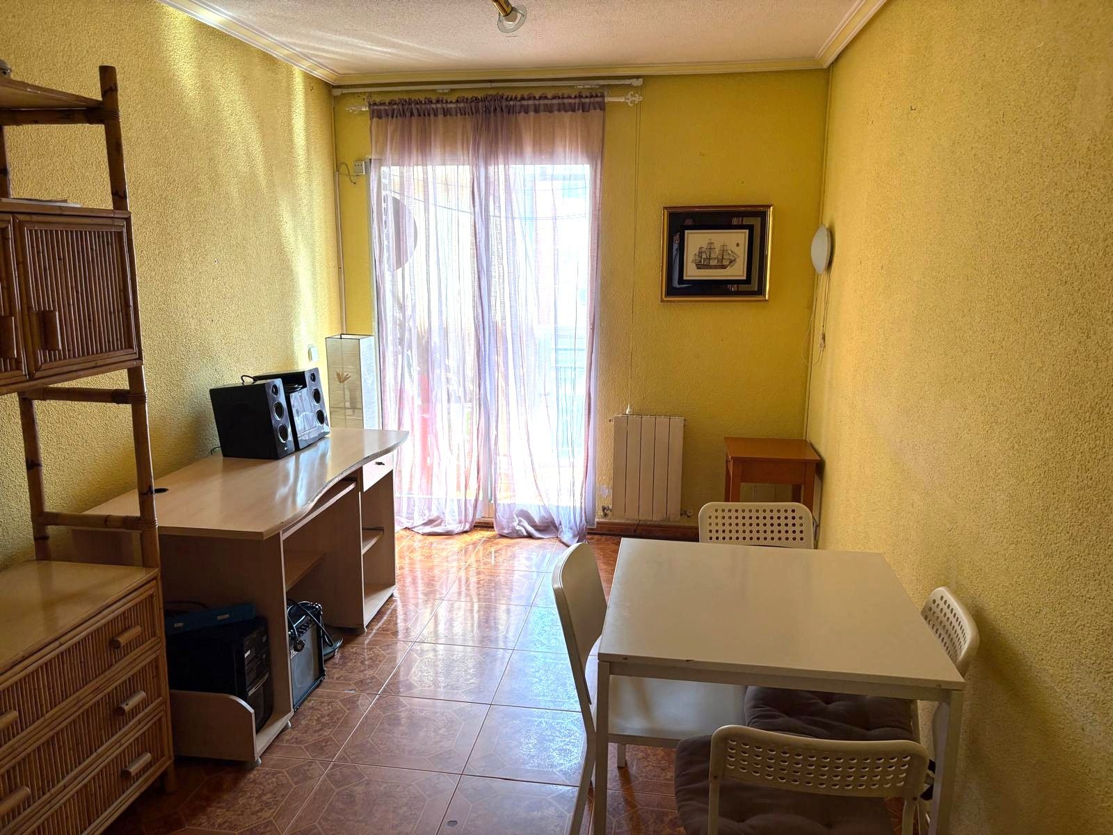 Dining room of Flat for sale in  Madrid Capital  with Heating, Terrace and Furnished
