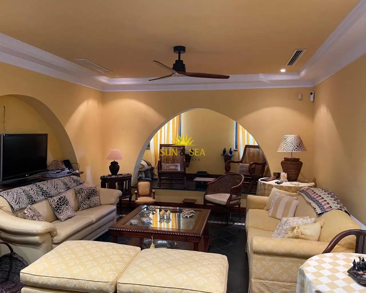 Living room of Houses for rent in Benidorm  with Air Conditioner, Private garden and Terrace