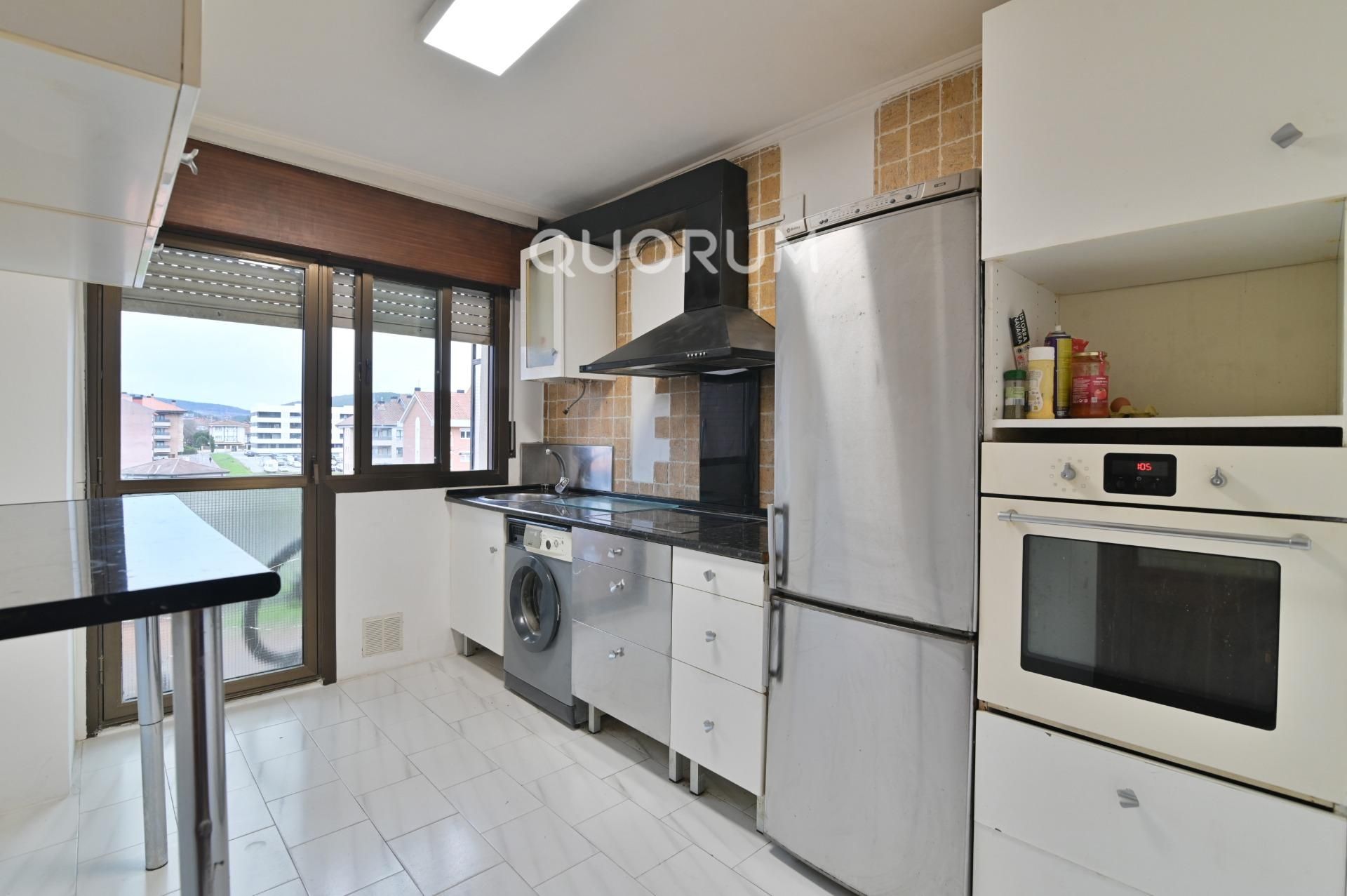 Cocina de Piso en venta en Galdakao con Trastero y Balcón