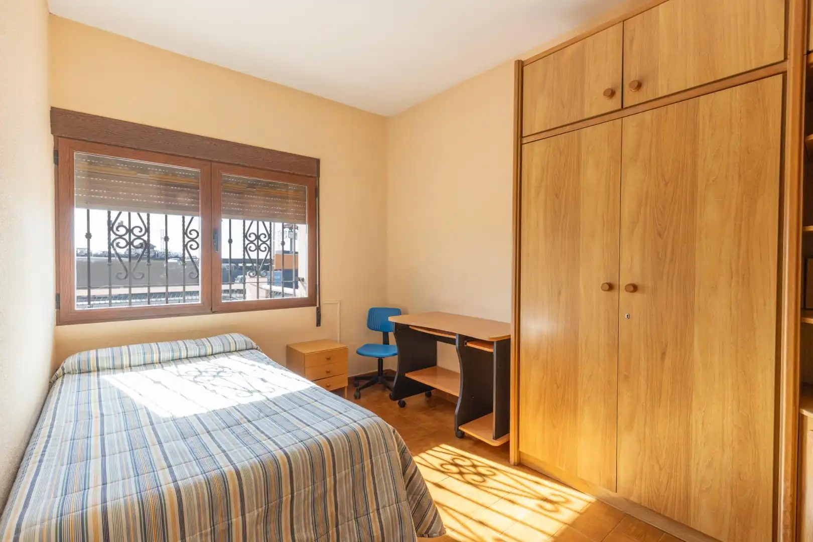 Bedroom of Houses for sale in Granada  with Heating, Private garden and Terrace