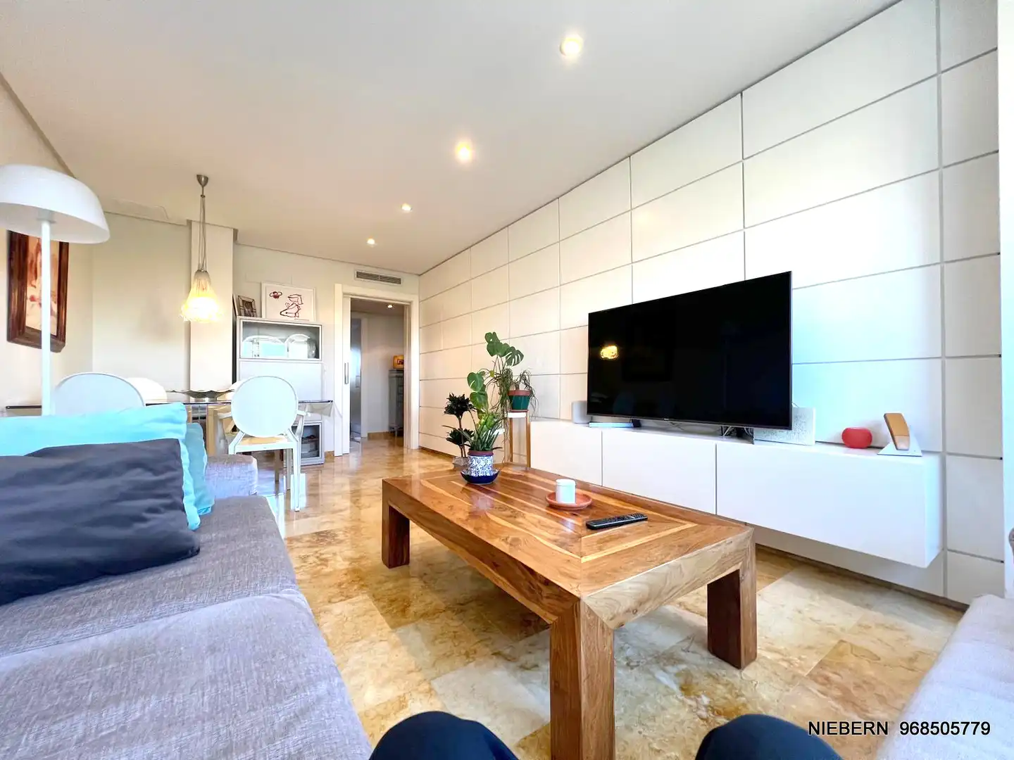 Wohnung zur Miete in Avenida Reina Victoria Eugenia, Alameda