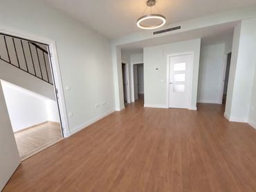 Casa amb balcó en venda a Núcleo urbano