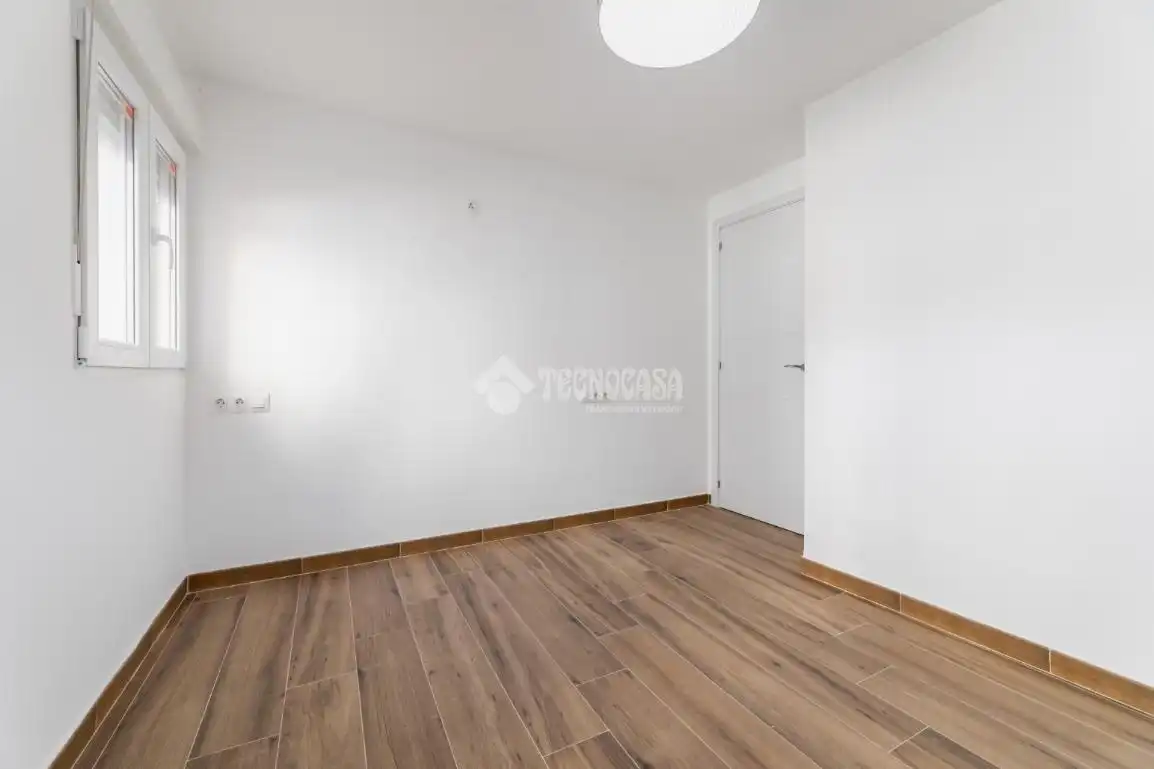 Bedroom of Flat for sale in Madrid