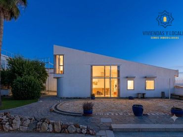 Villa zum Verkauf in Calle Pinar