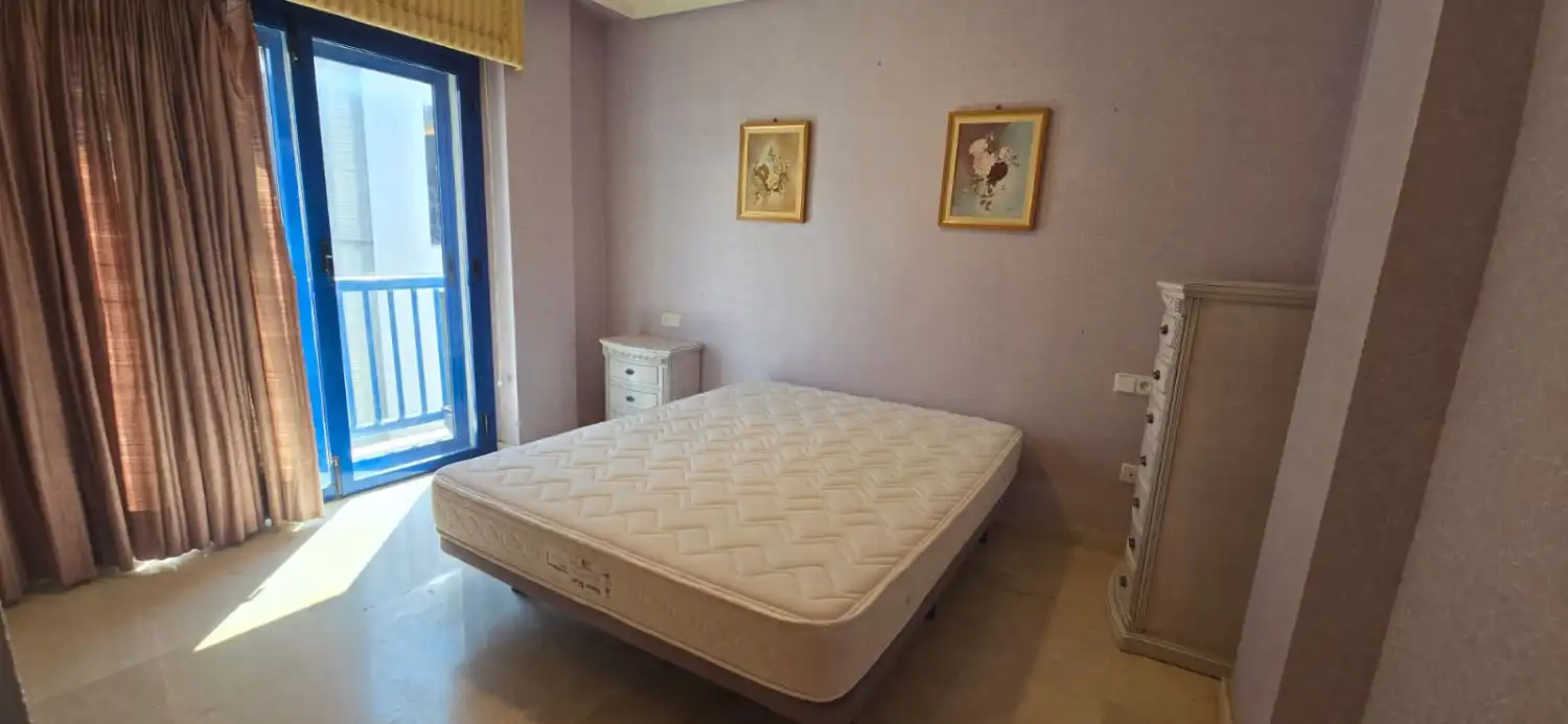 Habitación de Ático en venta en Alicante / Alacant con Aire acondicionado, Calefacción y Terraza
